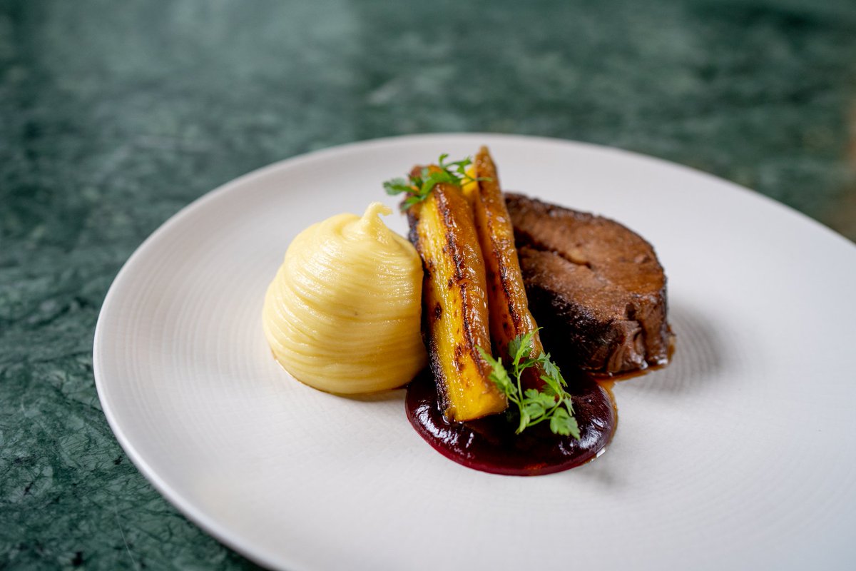 Boxing day lunch served to you at The Broughton. 😍
Our tender Braised Beef Feather Blade, mash, beetroot ketchup, and glazed carrot.