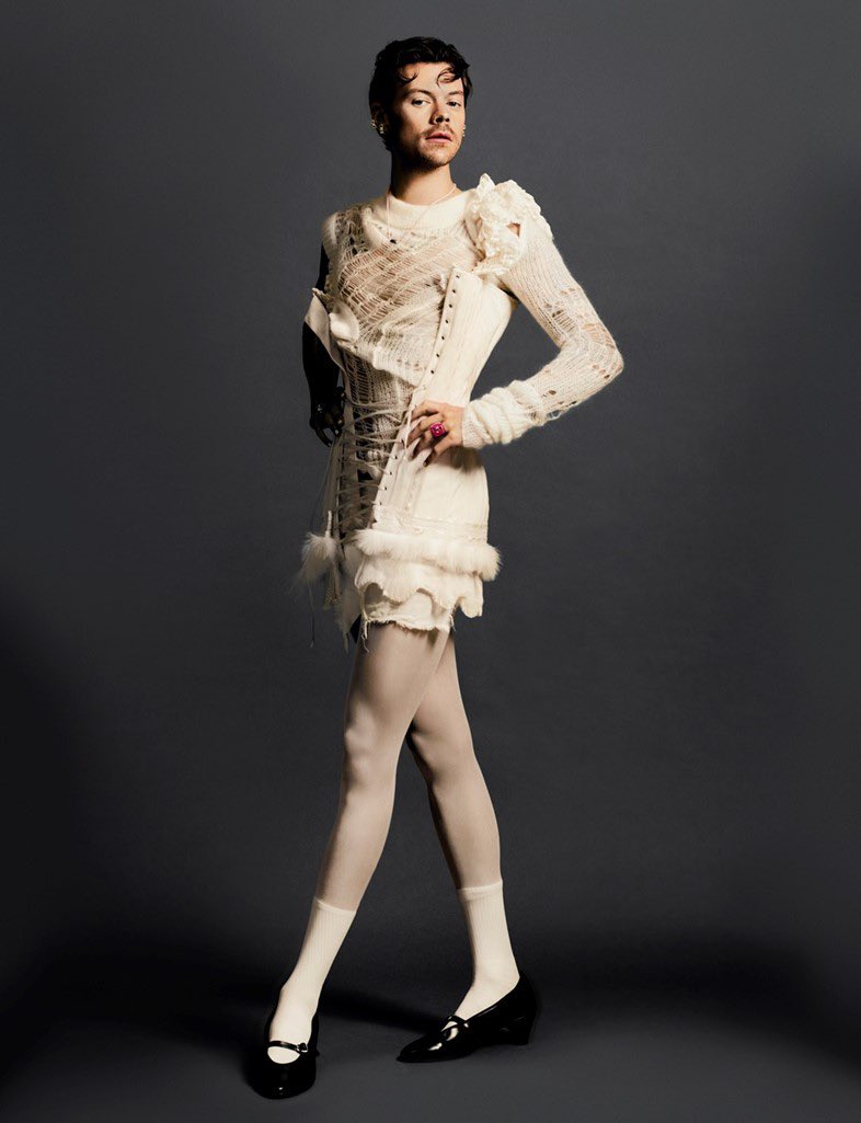 HSQUOTED's tweet photo. “Styles is taken through the proposed looks for the shoot. He immediately grabs an angelic cream look of a Rick Owens webbed sweater, a Galliano corset, and a Comme des Garçons kitten heel from the splatter of Polaroids affixed to the wall.”

(Dazed 2021) https://t.co/ICpqanzw2n