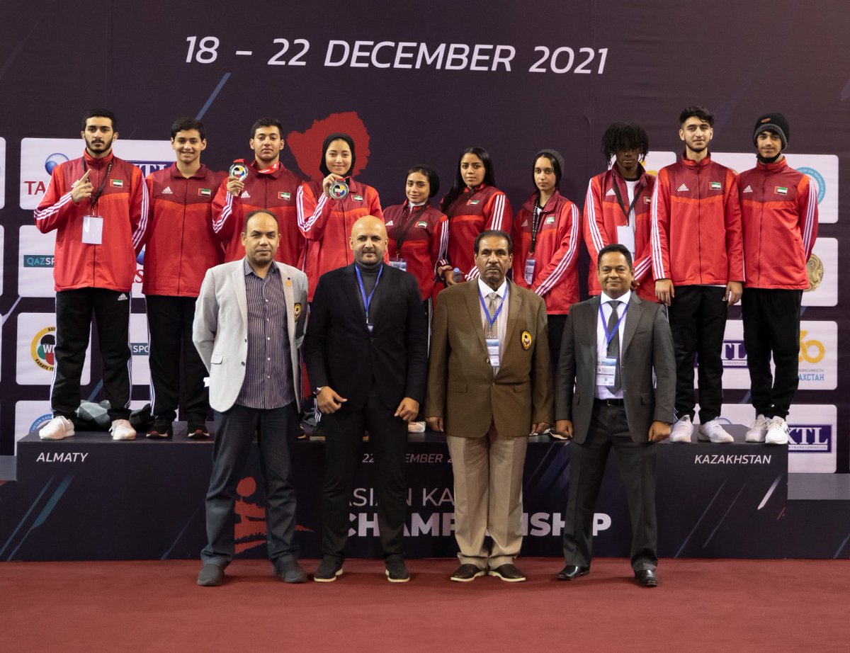 Baynounahtv's tweet photo. وحقق فريق السيدات المكون من اللاعبات حوراء العجمي، وفاطمة خصيف، وسارة العامري، واليازية خالد المركز الثاني والميداليات الفضية في مسابقة جماعي الكوميتيه. وفي منافسات فردي الكومتيه رجال أحرز اللاعب سليمان المال الميدالية البرونزية. https://t.co/4RTe5cdDqM