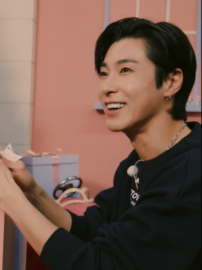 JYHFEED's tweet photo. pink christmas wishes
#유노윤호 #ユンホ #TVXQ #YUNHO https://t.co/eGC1B7isGI