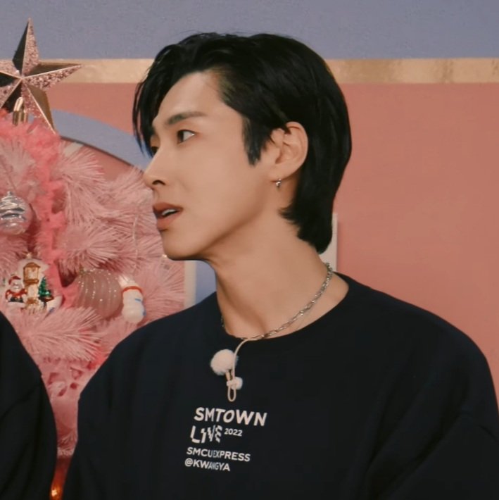 JYHFEED's tweet photo. side profile😍
#유노윤호 #ユンホ #TVXQ #YUNHO https://t.co/MGjgHZzGXY