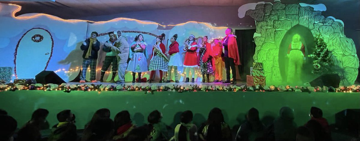gax10_jacob's tweet photo. Gran tiempo en nuestra fiesta Navideña…Más de 180 niños y 360 personas….Gracias a Dios y a mi preciosa iglesia de Agua Prieta por su trabajo y gran generosidad para hacer posible este evento y cada regalo que se compartió…Dios les bendiga…Hasta el próximo🙏🏻👍 https://t.co/VWmGRqgZNc