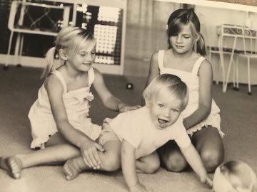 JimWilsonMedia's tweet photo. Love my sister Lizzie who just sent me this on what would have been our beautiful Beck’s 60th birthday, rock on sister and always in our hearts forever 😘🙏 https://t.co/tm82AUfemf