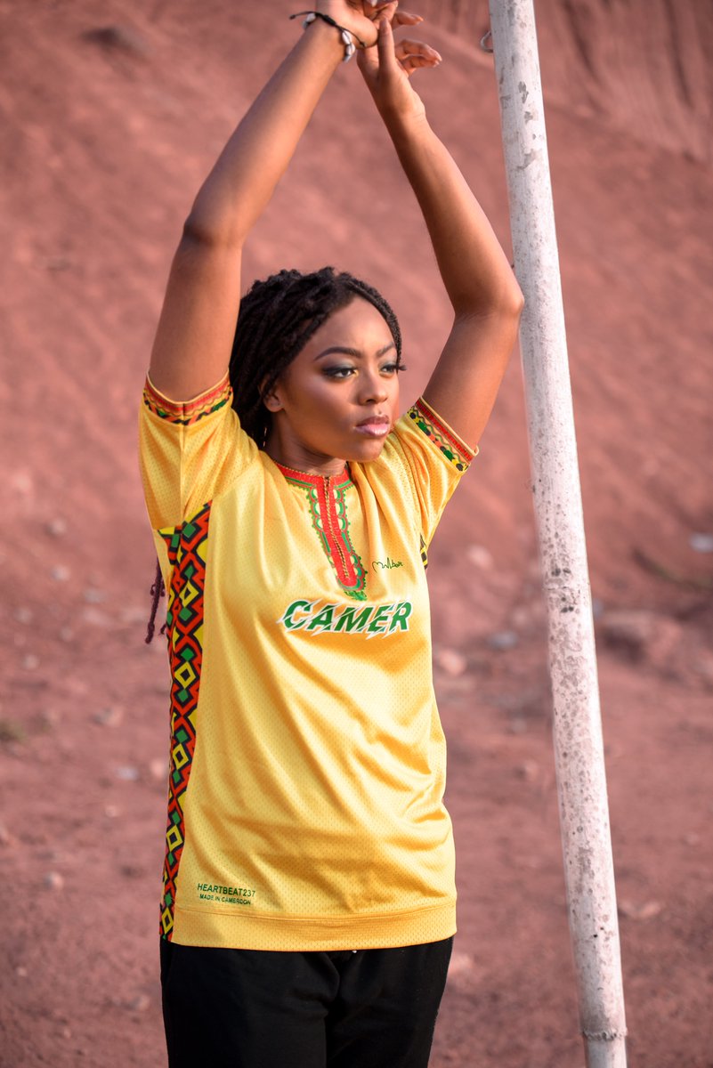 A l’occasion de #CAN2021, qui aura lieu au Cameroun le 9 janvier. Nous mettons à disposition notre Boubou jersey spécial  #CAN, pour tous les fans et supporters du football.
#Can2021 #CAN2022 #Cameroun 🇨🇲🇨🇲
Model @raissa_ossanguem