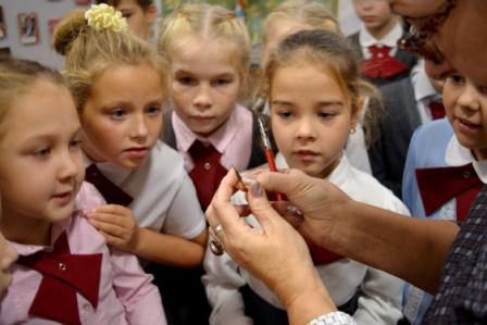 school146samara's tweet photo. В ноябре 2021 года Осипова Елизавета, ученица 7А класса, приняла участие в городском фотоконкурсе "Музейная галерея", где заняла 3 место в номинации "Документальная съемка". Поздравляем! https://t.co/mQWjF8zTq4