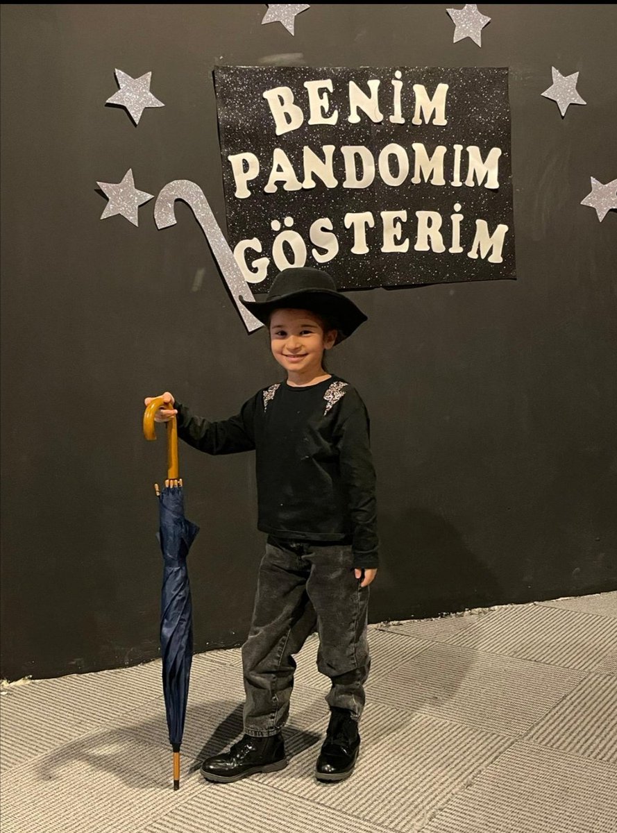 delibas_esin's tweet photo. Sanat temamızda
Charlie Chaplin in doğayeni olduğu pandomim sanatını izledikten sonra bu güzel sözsüz sanatı kendi bireysel gösterilerimiz ile gerçekleştirirken çok eğlendik.
#heranımdabahçeşehir 
@tunaomer1973
@tugbaozdinc
@kadirsari_offcl
@BahcesehirLara https://t.co/qo7vc8ewgQ