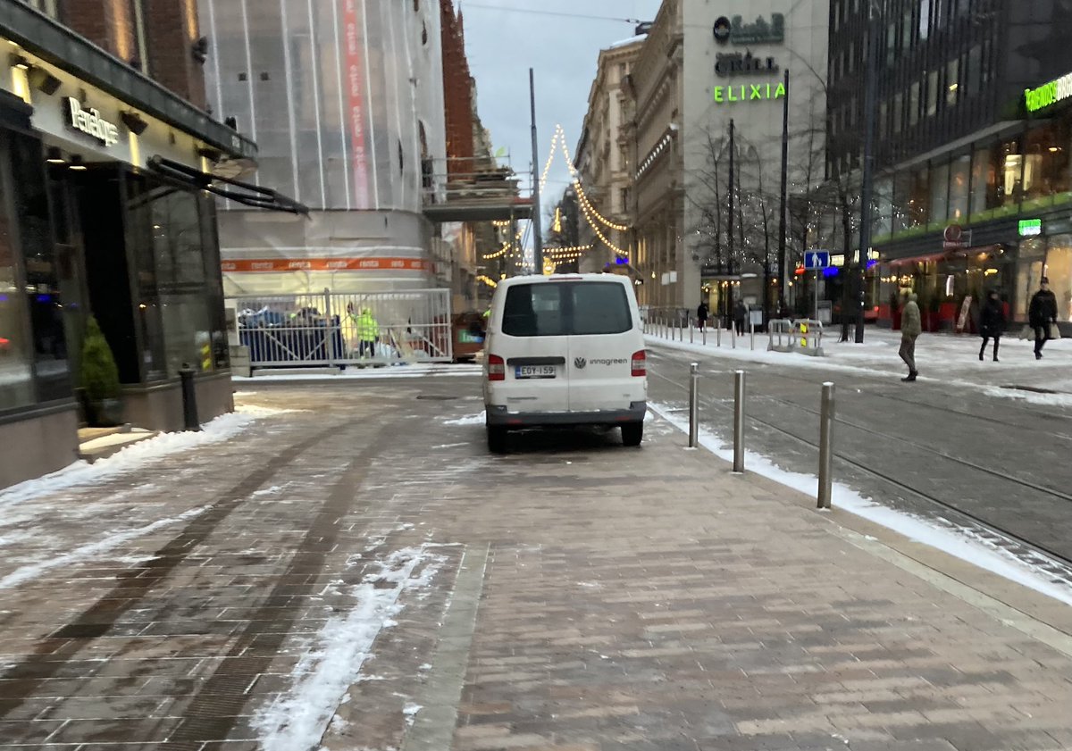 Oon Vaan Töissä tweet media