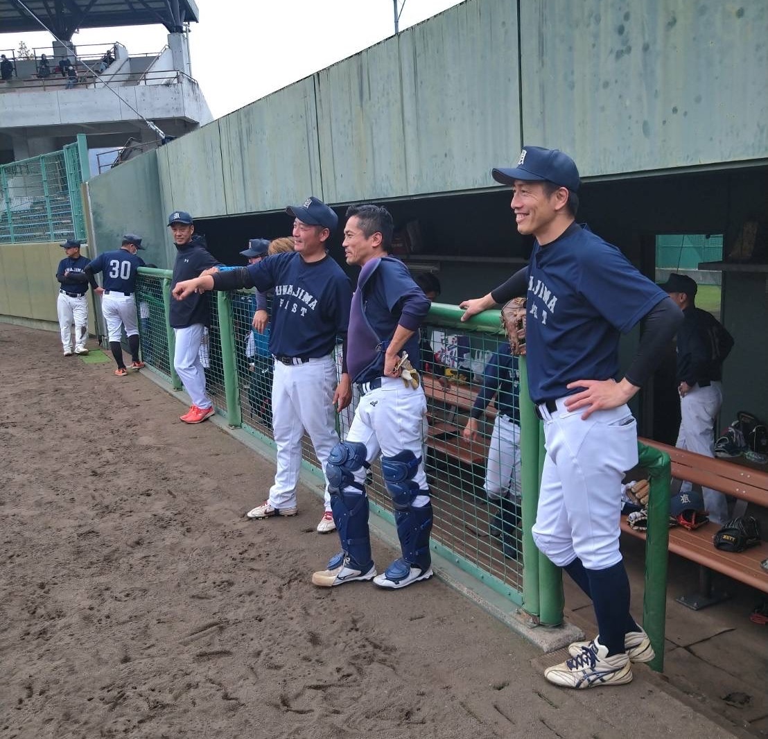Masters_ehime's tweet photo. 【予選リーグ】令和3年11月21日　丸山球場
今治南 vs 松山北 vs 宇和島東
第１試合
松　北 002 323 440 = 18
今　南 103 000 003 = 7
第２試合
今　南 400 000 000 = 4
宇　東 661 763 01x = 30
第３試合
松　北 200 200 000 = 4
宇　東 102 050 06x = 14
宇和島東が決勝トーナメント進出！ https://t.co/xj83KXL2XJ