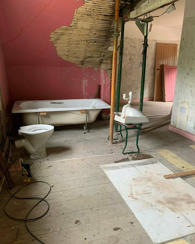 cathie_l_clarke's tweet image. Sometimes, it’s good to take a look back and see just how far you’ve come 🤗 Thank you to all our clients in 2021 who’ve enjoyed this lovely little home from home. We look forward to welcoming more guests in 2022! Best wishes everyone 🎄 #throwbackthur… instagr.am/p/CX0mS6EKbOP/