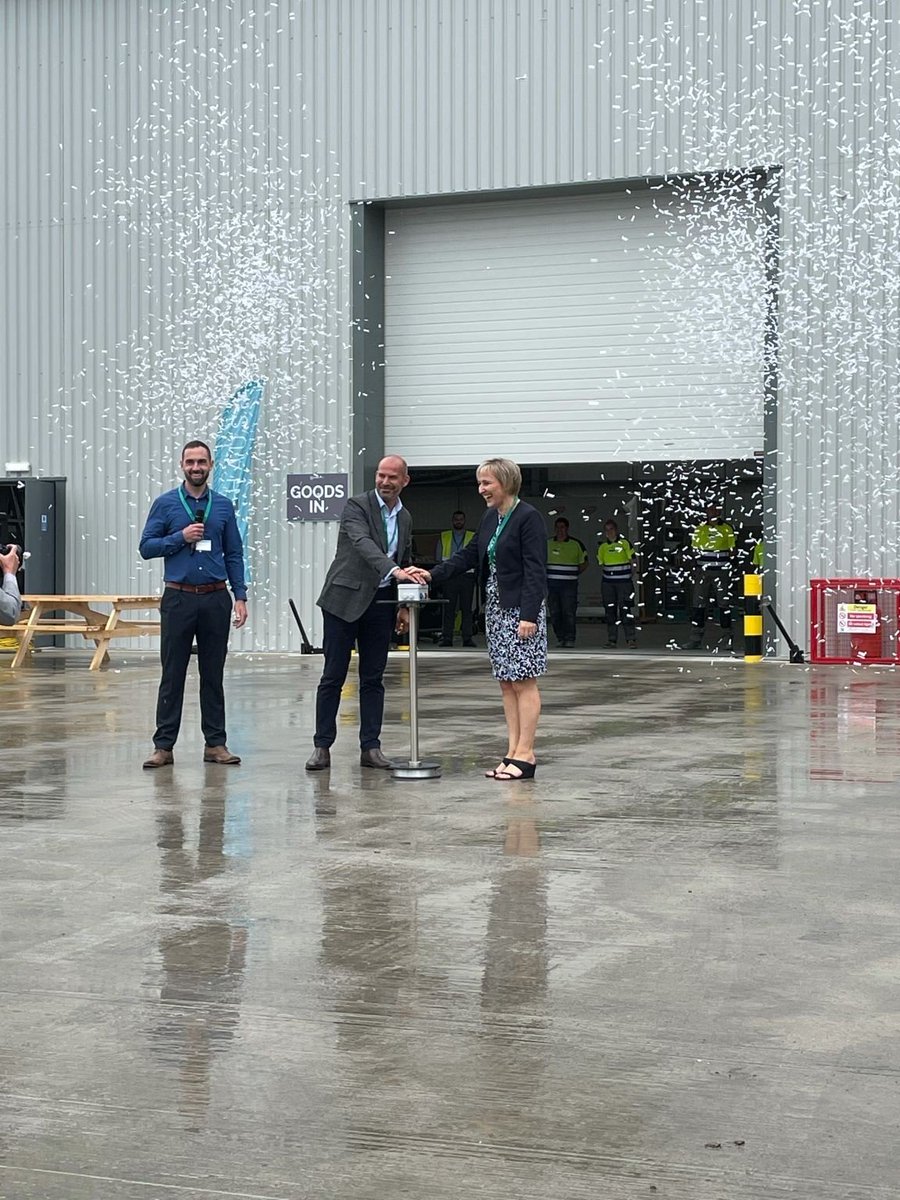 CoreHausNB's tweet photo. From opening our factory back in July to bolstering our team and more recently producing our first ever modular home, 2021 has been an incredible year for all of us here at CoreHaus.

We’d like to thank everyone who has supported us in 2021,  and wish all a happy new year! 🙌👷‍♂️ https://t.co/9gL8sGmWYk