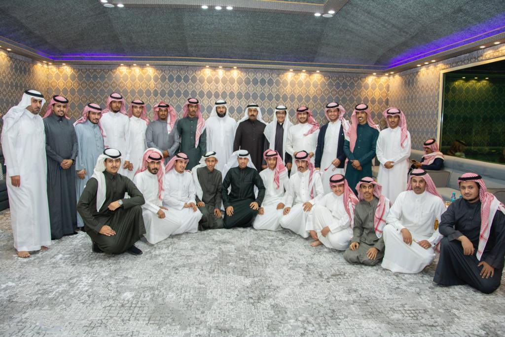 hrb5450's tweet photo. ي ليلةٍ من أجمل الليالي، اكتمل فيها البدر، سعدت بدعوة الزملاء والأصدقاء وأبناء العمومة بمناسبة الحصول على درجة الدكتوراه، فشكراً لهم جميعاً
والعذر لمن لم نتمكن من دعوته لمحدودية الحضور تبعا بسبب تعليمات ظروف الجائحة

https://t.co/DEuTBGGcP4 https://t.co/yDWsKMso3w