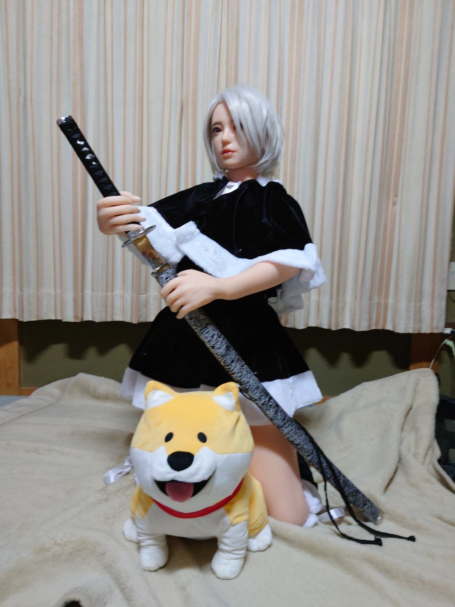 roentgen_pairan's tweet photo. みんなー！お久しぶりでーす！
いい子にしてましたかぁー！

悪い子は…

#聖なる夜のラブドール2021 https://t.co/wIOTJLrdnH