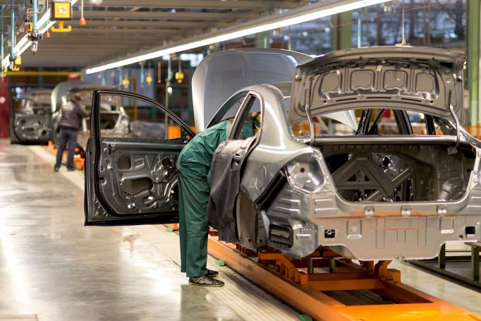netpme's tweet photo. 🚗 Filière automobile : un plan gouvernemental pour accompagner les sous-traitants
▶️ https://t.co/mnaeFw98ZX
#automobile #industrieauto #soustraitant #voiturehybride #voitureéléctrique #plandesoutien #plangouvernemental #TPE #PME https://t.co/TvM6v03XHL