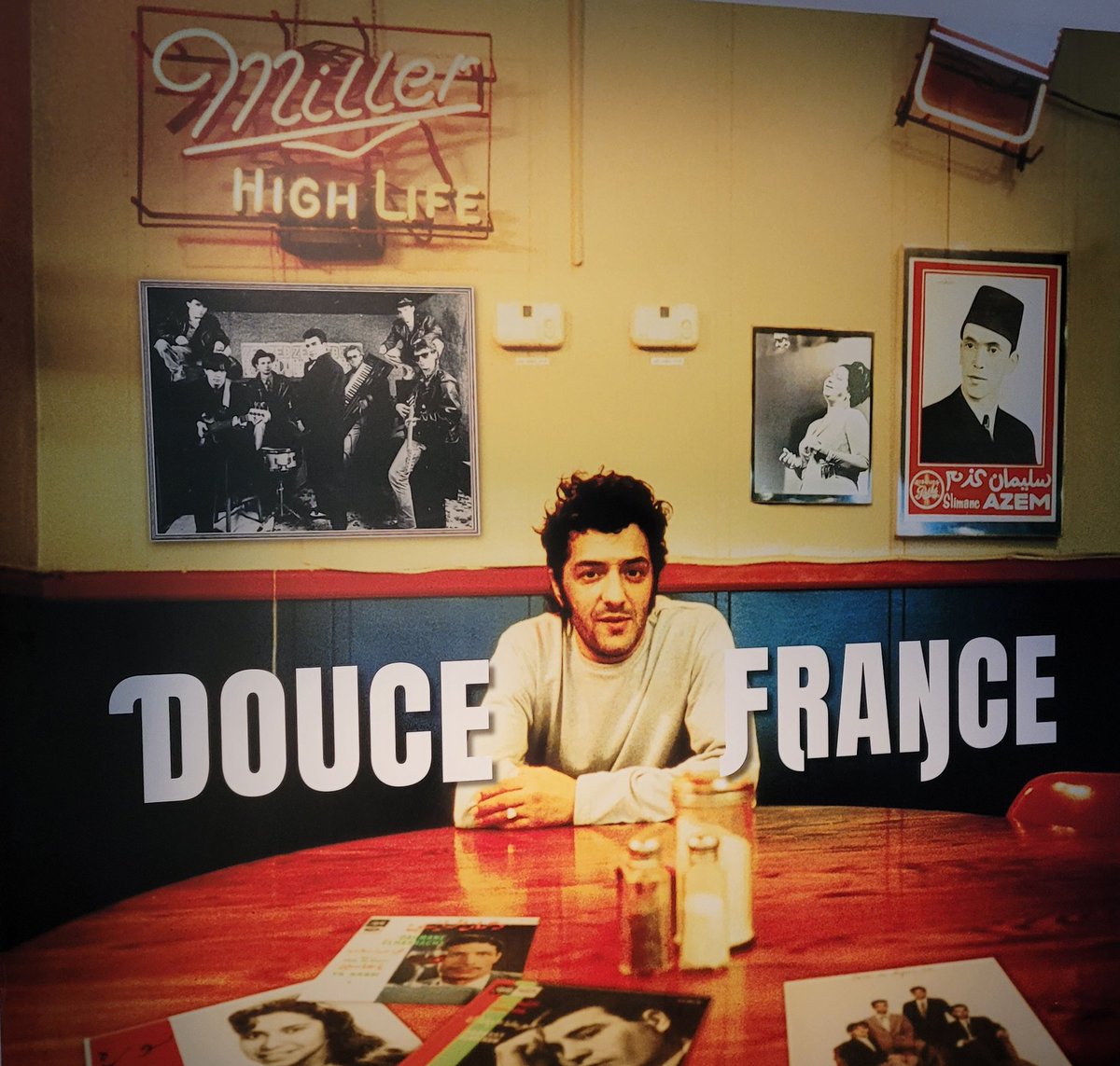 RomainLaleix's tweet photo. Superbe exposition Douce France au @LeCnam où l'on renoue le fil de l'Histoire, en redécouvrant ce que la création d'aujourd'hui doit aux musiques de l'exil. Un grand bravo à Naïma Yahi @naimus Pascale Heurtel @LeCnam, @musiquesdumonde @FAMDT https://t.co/4FE1Y0GJxI