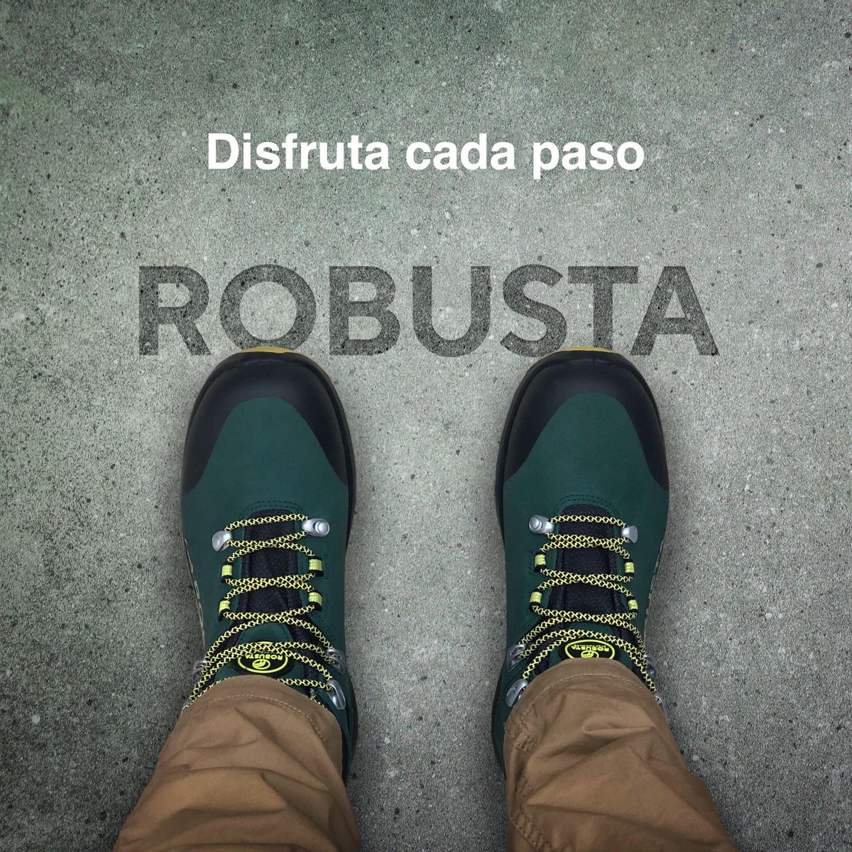 CalzadosRobusta's tweet photo. De camino a la cita navideña con tus amigos. Regresando a casa con los regalos para la familia o en el trabajo con tus Robusta, asegurando que ningún imprevisto te impida vivir estos días junto a los que más quieres. Recuerda, disfruta cada paso.

¡Feliz Navidad y feliz 2022! https://t.co/dBzn797A78