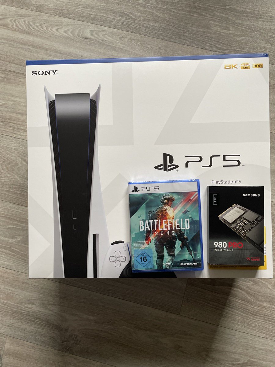 Jemand Interesse? 
Orginal Preis 765€ würde sie für 820€ abgeben