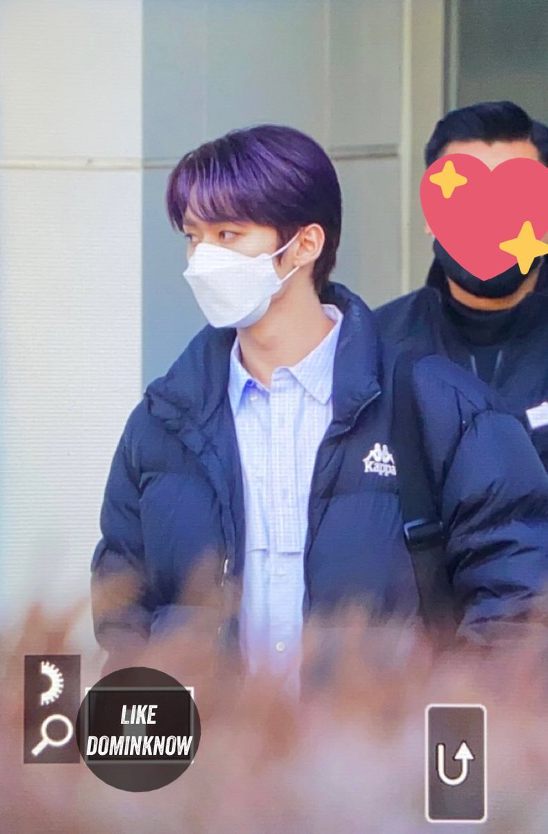 likedominknow98's tweet photo. 211223 퇴근 

#스트레이키즈 #리노
#StrayKids #LeeKnow https://t.co/RQeF8DRnp3