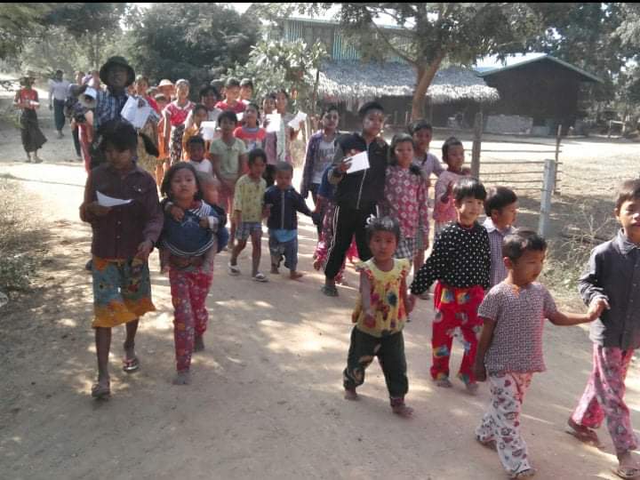 eainttko's tweet photo. A village from #Depayin township held anti-coup evening protest on Dec 23 .
#India_StopSupportingTerrorists 
#Dec23Coup 
#WhatsHappeningInMyanmar https://t.co/vF8Ty4o3QB