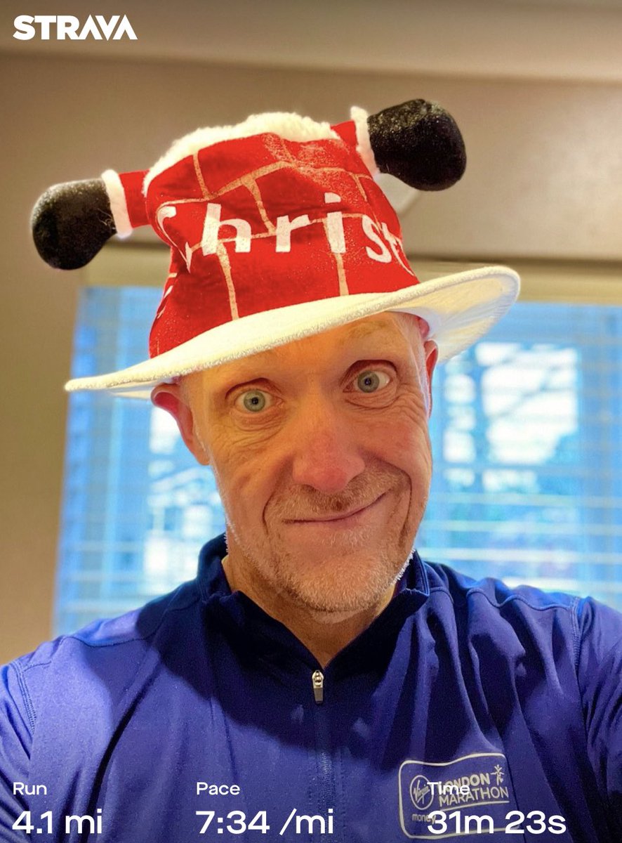LeeSPerry's tweet photo. #Christmas hat day 4/5 and for the avoidance of doubt, it’s a chimney with Santas legs dangling out the top 🤷🏼‍♂️ Worn at a slightly jaunty angle for a more pleasing appeal. Whatever! Threshold run today, felt good. Going long tomorrow…can’t wait! #festiverun #run #eunning 👍🏼🏃🏼‍♂️🎄🎅🏼 https://t.co/d9mXxlGVlu