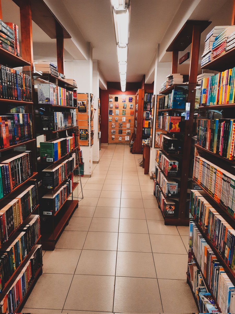It5Anu's tweet photo. Celebrating the last working day of the year!
📚

#BookBrowsing https://t.co/nyvBFgBKhs