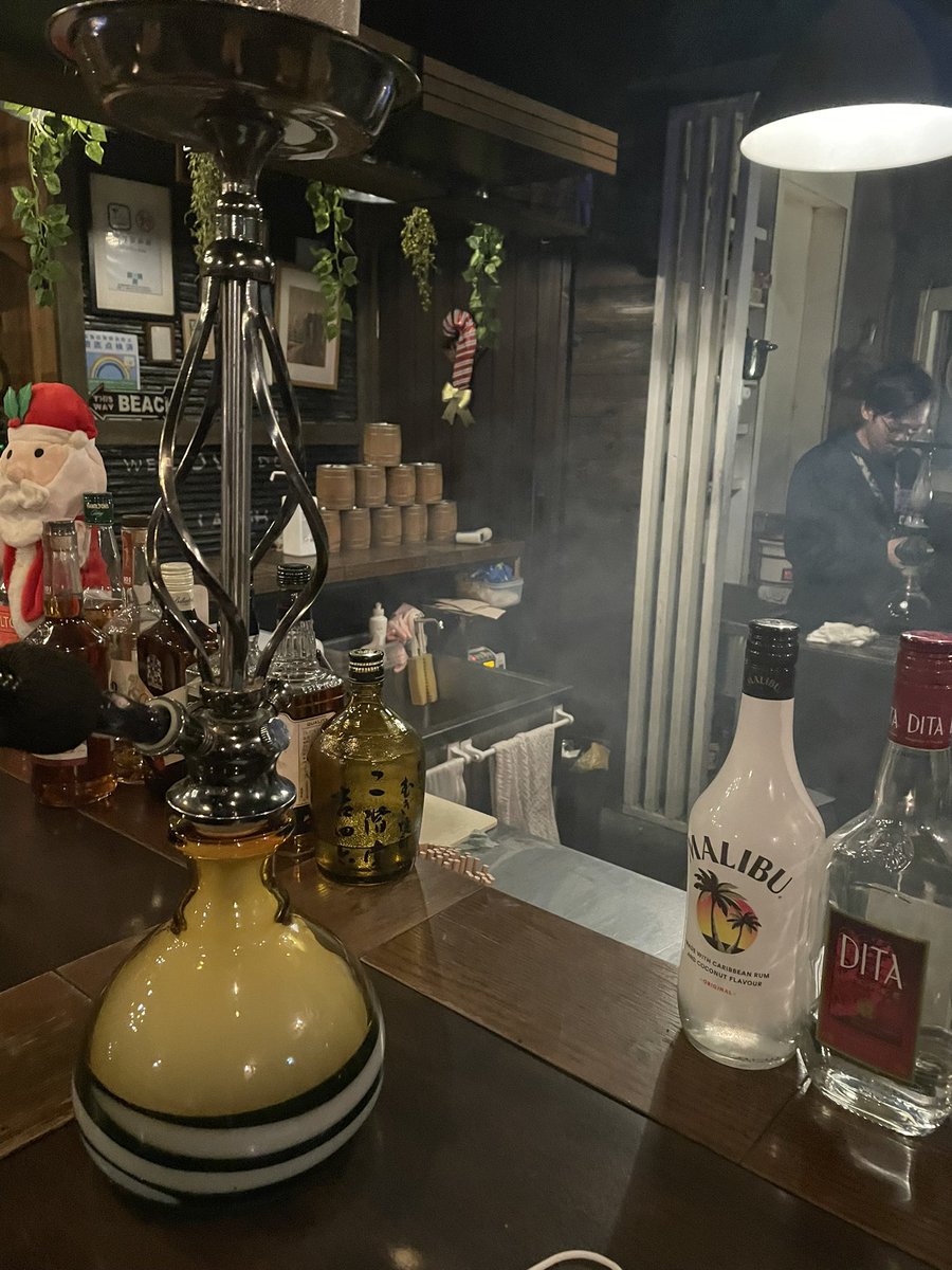 yoshimura_aslaj's tweet photo. Dod Cafe Hooka Barにも行って来ました！
直火のシステムでちゃっちゃと立ち上げる手練れ感が5年目の風格を感じさせます。
アメリカフレーバーをサハラで吸うノスタルジーが味わえました🥳 https://t.co/iDSxaZAqwc