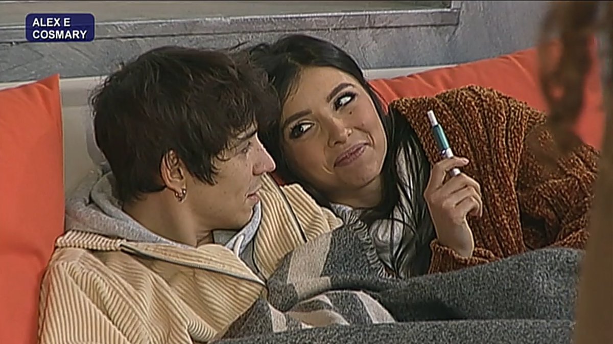 wantamicii's tweet photo. non posso reggere questo amore è troppo bello 😩 #Alex #cosmary #alemary #Amici21 #coupleentry https://t.co/eAIRQAvNnK