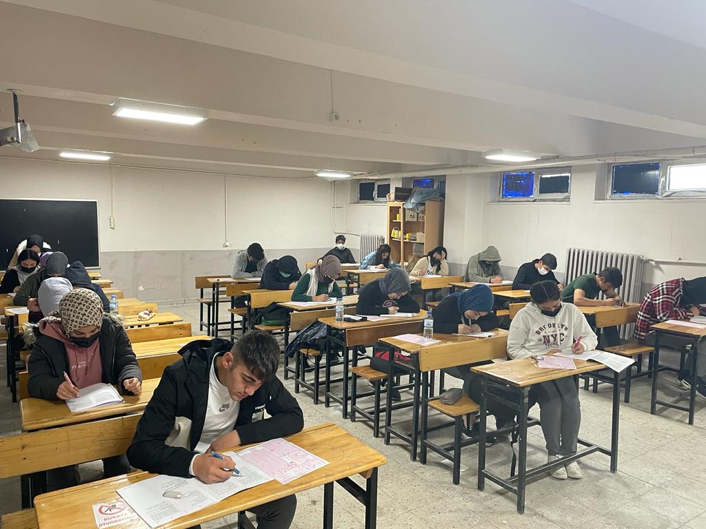 KocaturkAnadolu's tweet photo. 📢12. sınıflara yönelik kurumsal TYT denememizi gerçekleştirdik📑📚
@ilce_milli @DervisOzcal @mkucuk27 https://t.co/m6dMxml6d0