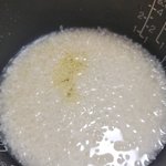 試したくなる豆知識!お米にサラダ油を入れて炊くと艶やかで美味しくなる!