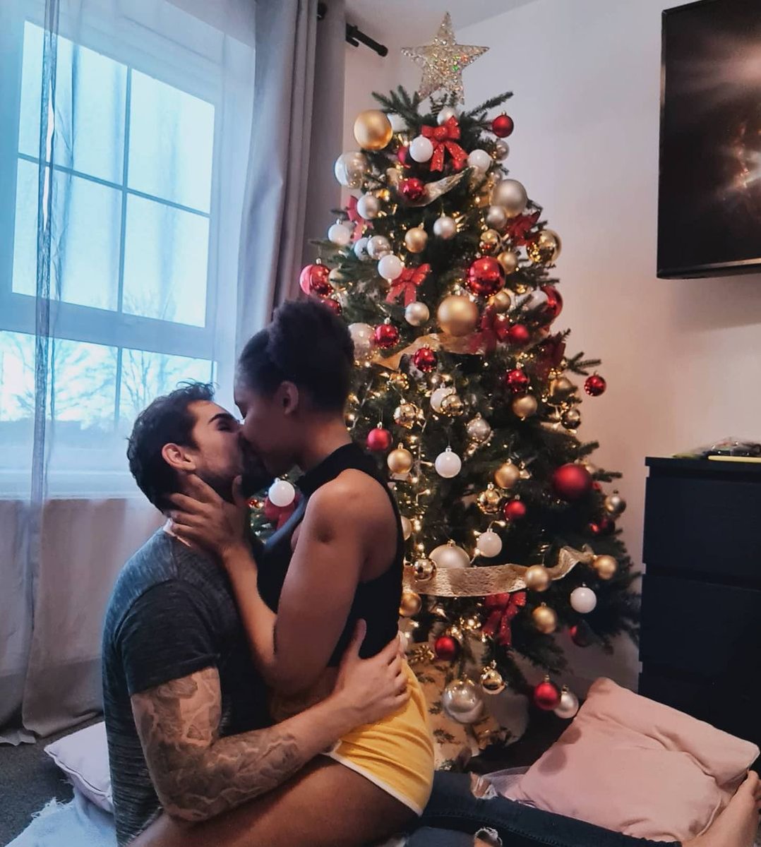 SwirlWe's tweet photo. #MerryChritsmas #BWWM #Swirl #Love https://t.co/8GcCZorLzu