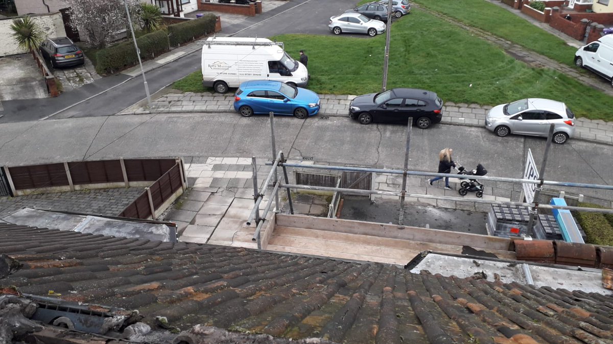 MartinR98297903's tweet photo. Work being carried out in preparation for a new roof installation to this residential property in Speke, #Liverpool.  Photos of the finished job to follow.
Call Martin on 07501 504648 or visit https://t.co/ROAL2OhtLj 
#roofing #roofer #flintshire #wirral #chester #cheshire https://t.co/7XXntiHQ7s