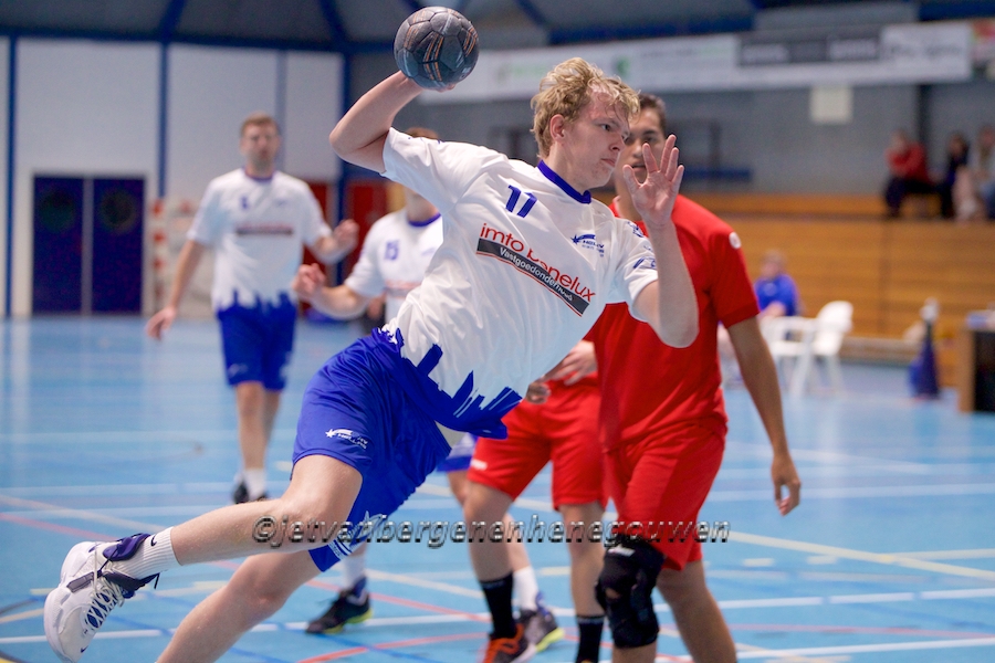 Pechvogel Kevin Pronk aan het woord.

,,Ik ben eerder dit seizoen geblesseerd geraakt aan mijn schouder na een zware overtreding." 

Lees het artikel van Peter Lotman op onze website: hvhellas.nl/vier-pechvogel…

📸 @Jetfotografie