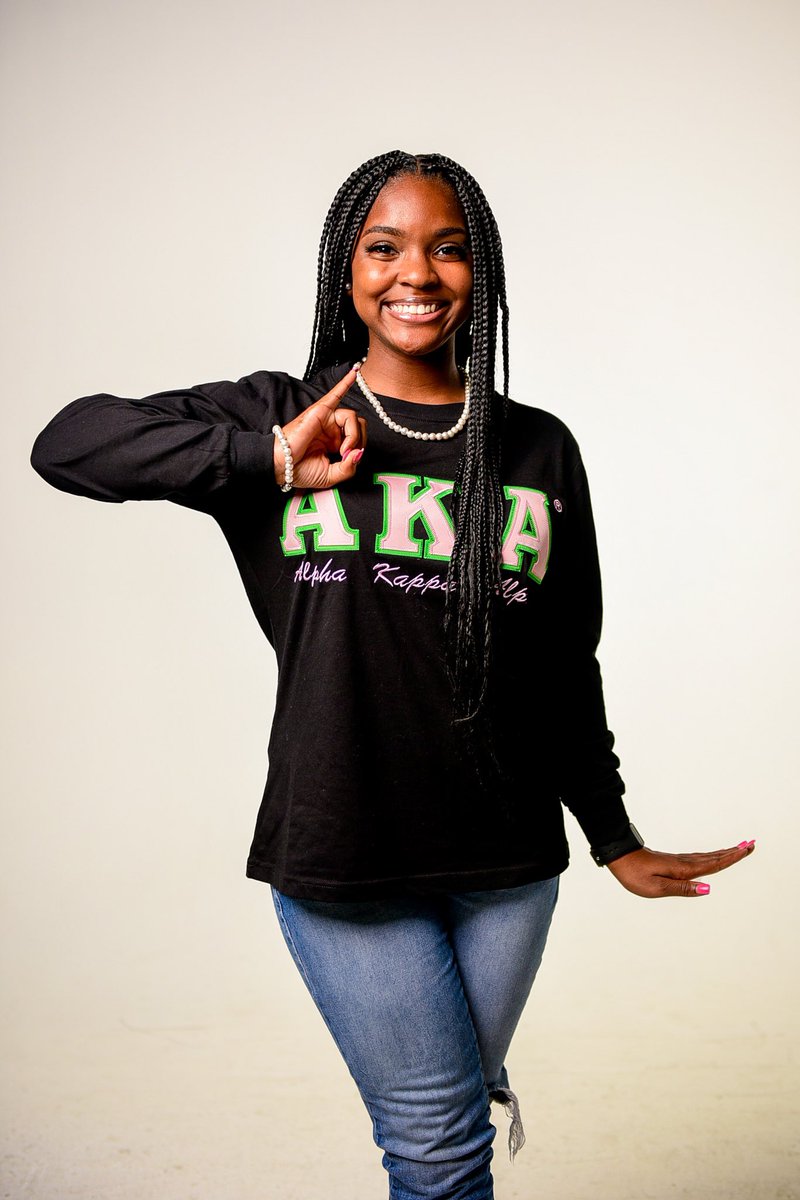 Jada_lj18's tweet photo. pretty in pink, gorgeous in green 💗💚 https://t.co/1d82FNLf0i