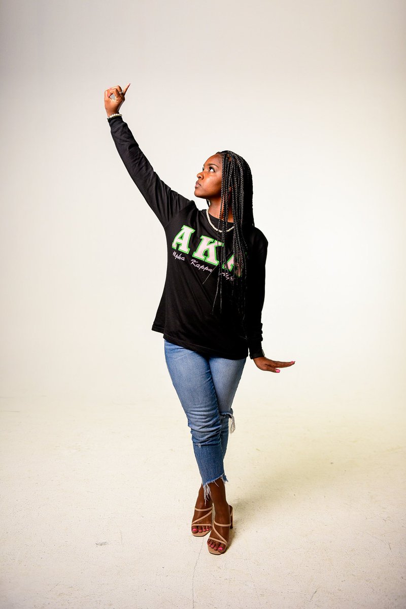 Jada_lj18's tweet photo. pretty in pink, gorgeous in green 💗💚 https://t.co/1d82FNLf0i