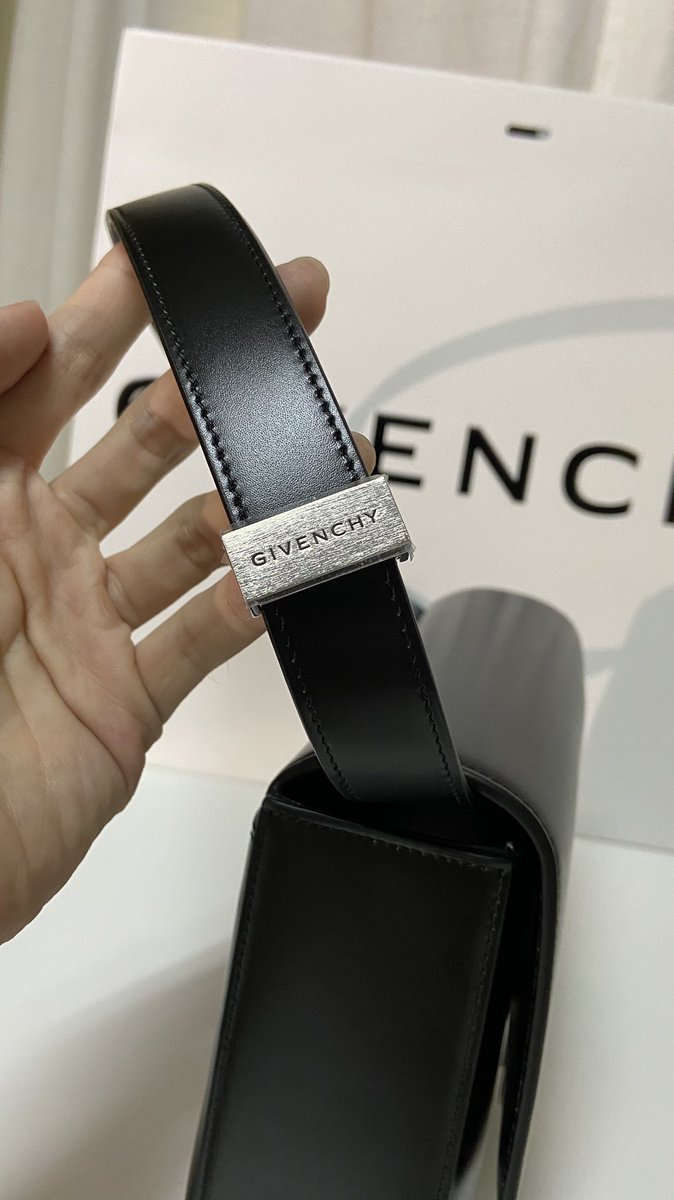 ktskjncr's tweet photo. กระเป๋า Aespa หนังหอมมากกกก บั้คเคิ้ล 4G เท่มากกก🖤
#givenchy4g https://t.co/9Odh8L1kjf