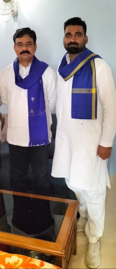 BhimArmyChief's tweet photo. कुलदीप भार्गव (@drkkbhargav) जी को भीम आर्मी भारत एकता मिशन उत्तरप्रदेश (@BhimArmy4UP) के प्रदेश संयोजक बनाये जाने पर हार्दिक बधाई एवं मंगलकामनाये। https://t.co/pH3yL89SsF