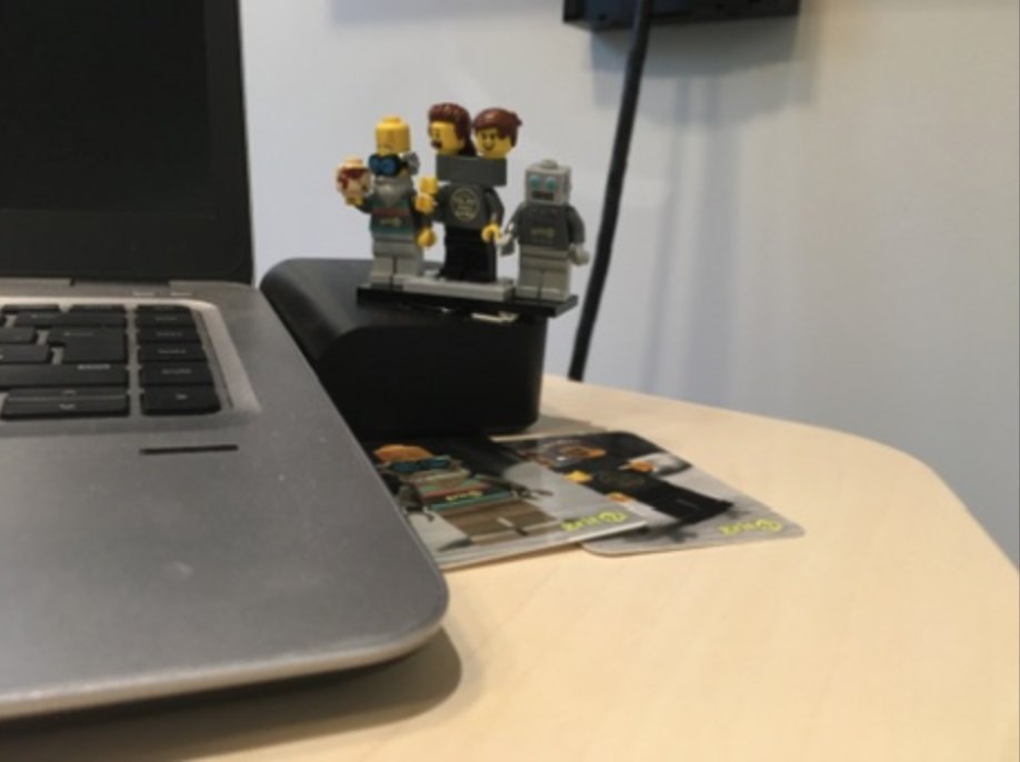 grit_42's tweet photo. Slartibartfast has traveled quite far this year - these pictures are from Germany, England, and Denmark. 

#grit42 #h2g2 #LEGO #minifig #slartibartfast @herr_sm https://t.co/rTfGkSUZ2z