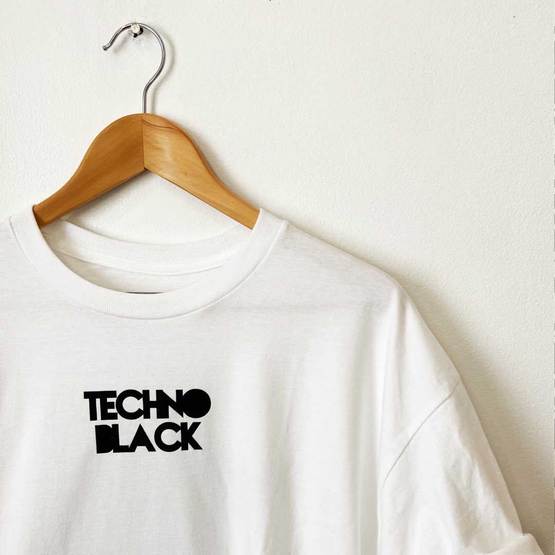 TechnoBlackTM's tweet photo. #WhatDJsWear 

https://t.co/gu5cTg9VjK https://t.co/FI1WU0WX9w