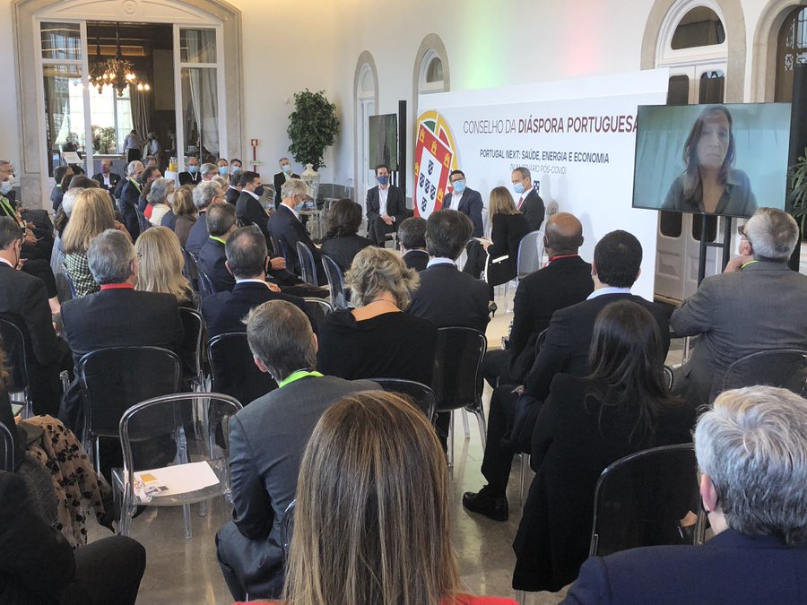 O segundo painel de discussão foca a Economia: Retoma(S) e Recuperação Sustentável, com Ricardo Mourinho Félix (BEI), Miguel Maya (Millenium BCP) e Francisco Veloso ((Imperial College London) e Francisca Guedes de Oliveira (AICEP).
 #Diaspora #unicorn #Economia
