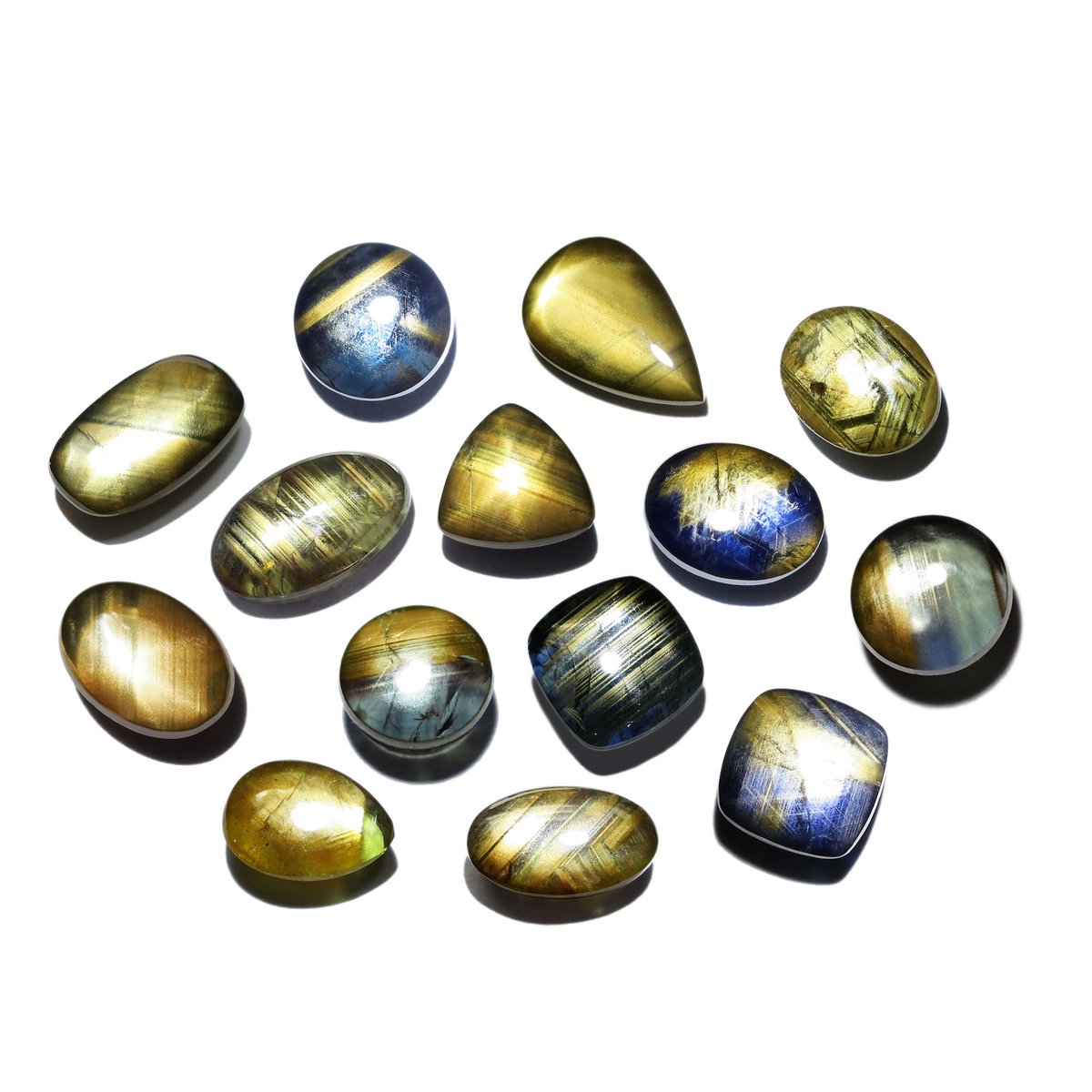 GSSSapphire's tweet photo. The presence of minerals in gold sheen sapphires called trace elements which responsible of the sheen effect on the surface and the unique pattern that makes no two stones are exactly the same. It also determine the transparency too.
#goldsheensapphire #goldensheensapphire https://t.co/u6eWRkTfXJ