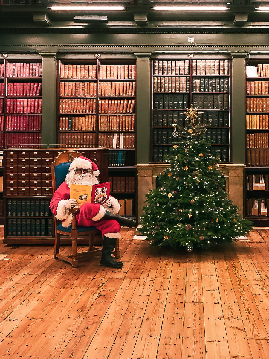 SearcysLondon's tweet photo. Huge thanks to Santa @ClausLondon  for finding time in his busy schedule to pop in and see us at some of our spectacular venues - The View at Lincoln's Inn Fields, the home of @RCSnews, @116PallMall and @SearcysGherkin . We hope you have enjoyed your visit!
#Christmas https://t.co/i2xxP3b0Ho
