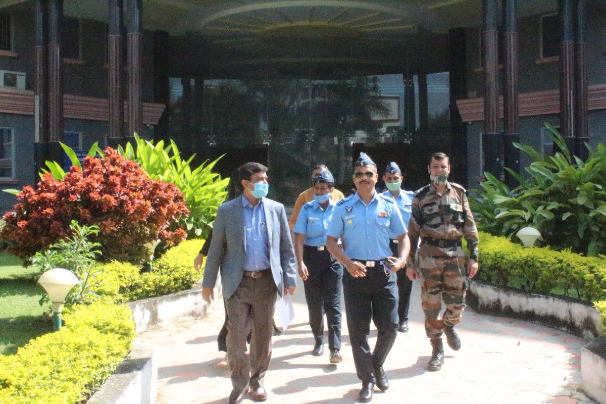 NCCBrindavan's tweet photo. Talk on career opportunities In #IndianAirForce Held in @Brindavan_BGI  On 22-Dec-2021. All Students gained the knowledge about Indian airforce And How to join #IndianAirForce . An simulation exibition was also Held Where all students Got a chance to experience pilot view. https://t.co/xJhZl2in03