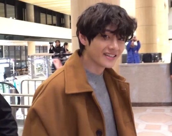 allhailbltchV's tweet photo. Peak boyfriend look of taehyung https://t.co/CS9fu6fepl