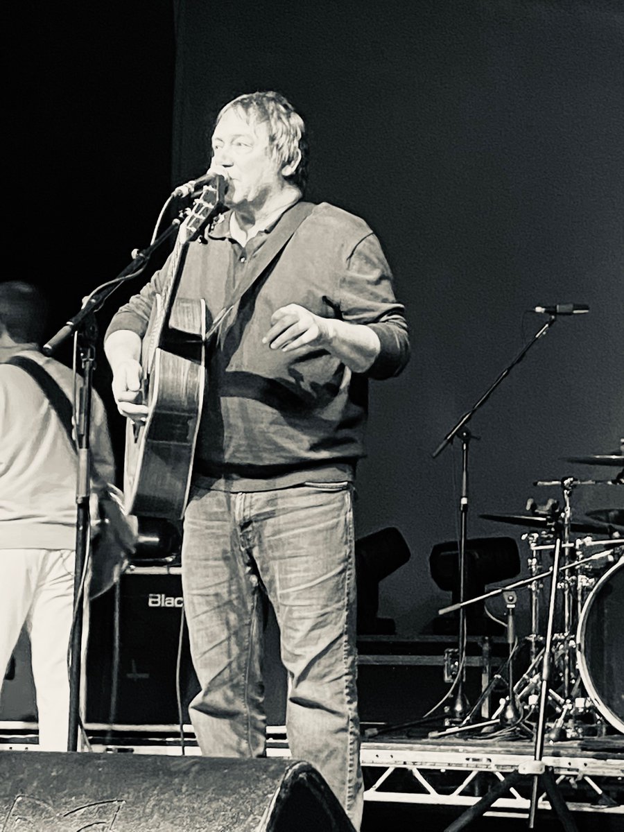 ryansmoma's tweet photo. The mighty OCS did not disappoint! Fantastic night ✊
@OCSmusic @SimonFoxyFowler @stevecradock @chrisgeorge123 @bigarnie3 https://t.co/kYncgZ9z0Y