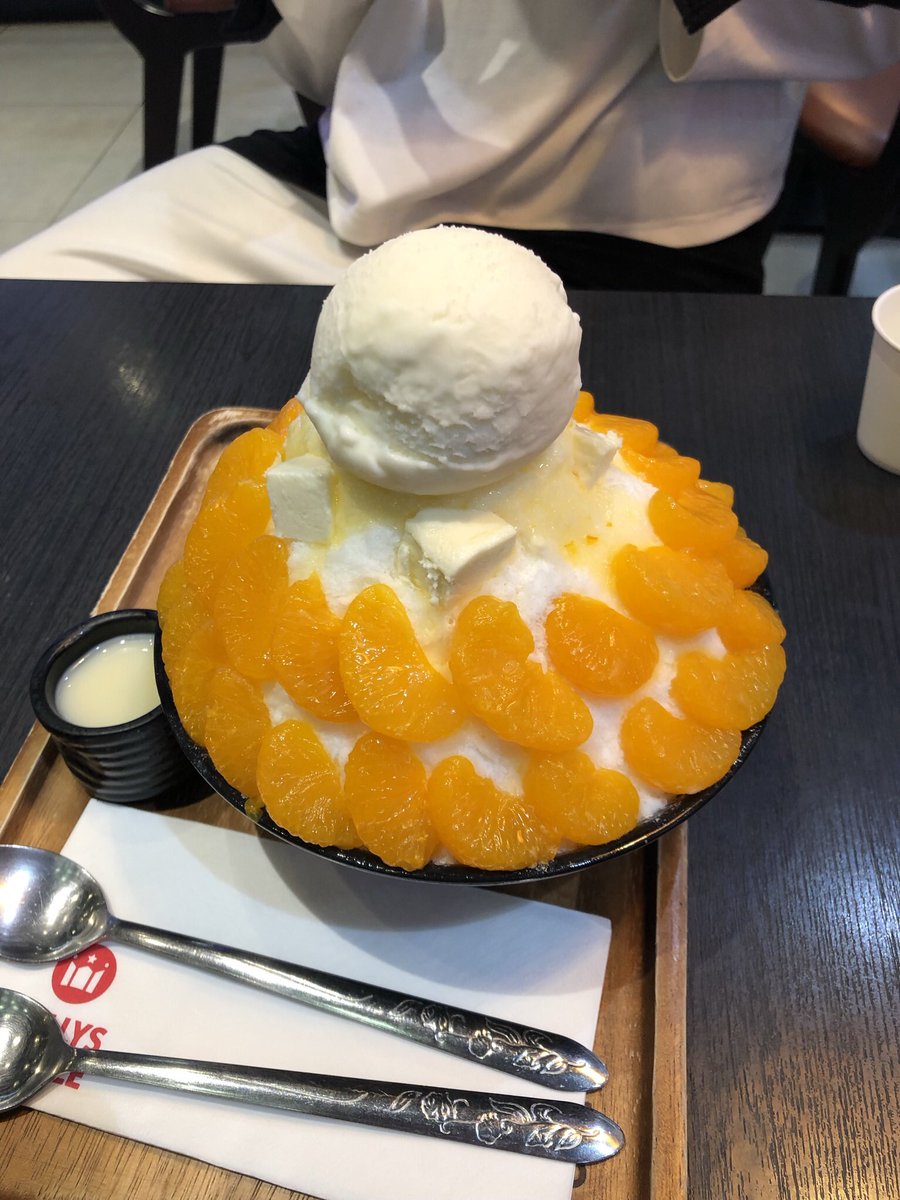 sansunsunn's tweet photo. สวัสดีลูกหมู แดกกันจนเป็นหมูแล้ว #ซันเอง https://t.co/hlw7wq0iHe