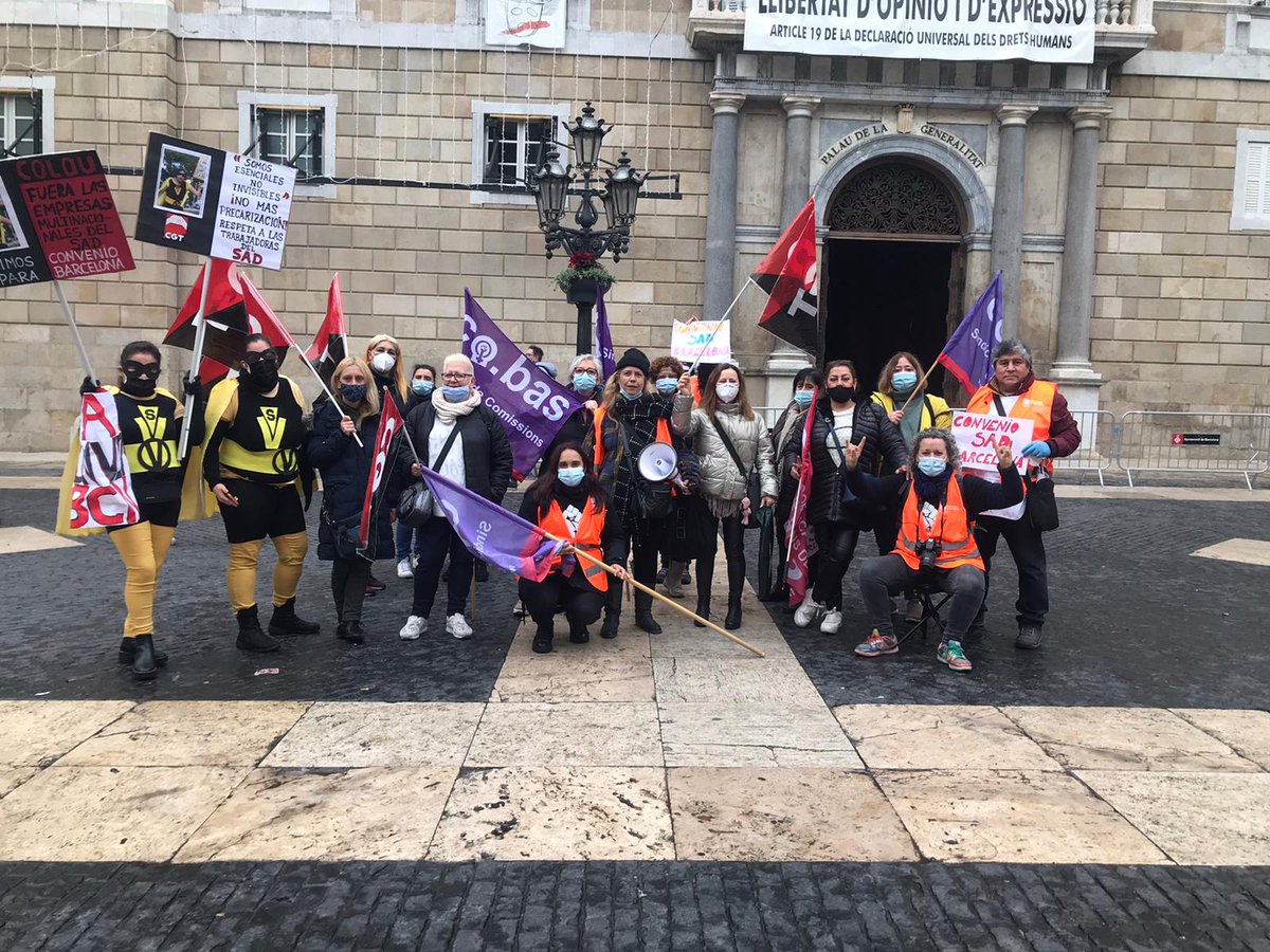 co_bascatalunya's tweet photo. 💪Les companyes del SAD 🧑‍🤝‍🧑🧑‍🤝‍🧑🧑‍🤝‍🧑  (Servei de Atenciò Domiciliaria)  tornen a movilitzar-se per demanar a l' @bcn_ajuntament  un Conveni de Ciutat!

‼️ Prou precarietat a l' Ajuntament de Barcelona ‼️ https://t.co/chilhFSMMj
