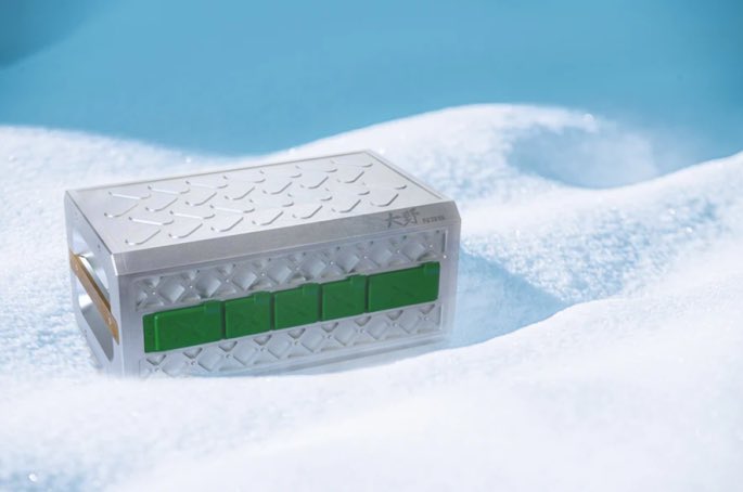 YakDyna's tweet photo. DYNAYAK N35

Icy Cold Weather
In the extremely cold weather of -40℃, N35 can charge and discharge as usual.

We are coming very soon.......

Follow Us:
https://t.co/mmSJVgJwHo

 #DynaYak #powerstation #powersupply #outdoorpower #portablepowerstation #outdoorcamping https://t.co/MfYIEQJ82P