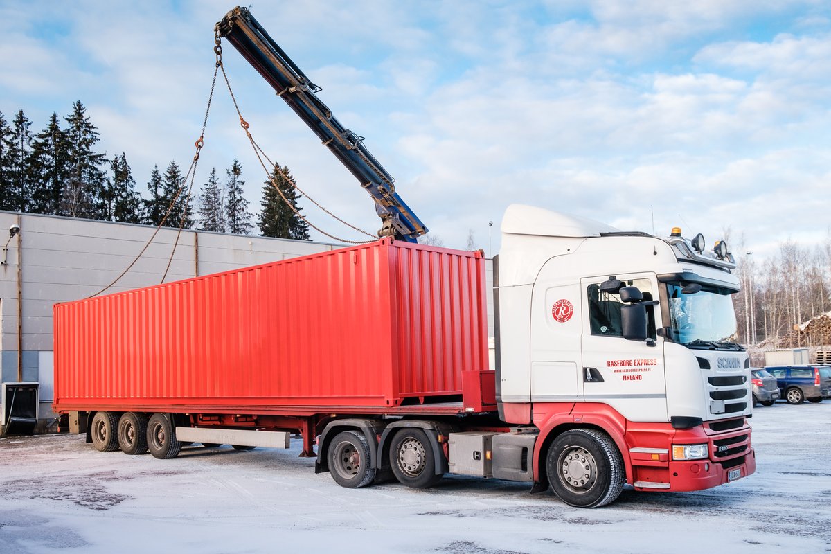 FENTEC_fi's tweet photo. Ho ho ho! FENTEC 24/7 Container - filled with HOPE, JOY and FENTEC RFID technology - on it’s way to our customer in Sweden 🧡
 
#FENTEC247Solution #lastmilelogistics #VMISolution #RFIDtechnology #RFIDSolutions #ResourceEfficiency #FENTEC https://t.co/DEObr2Rhdr