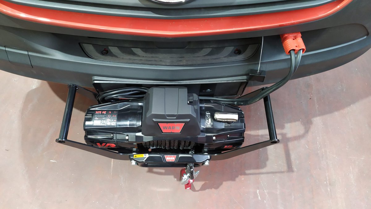 flomeyca's tweet photo. El ultimo vehículo del año ya ha salido, y fue este FSV del Consorcio de Granada. Además de llevar mucho material, esta equipado con un cabrestante desmontable. Estamos muy orgullosos de esta ultima realización, esperamos que viva una larga vida. https://t.co/kD1kisv74F