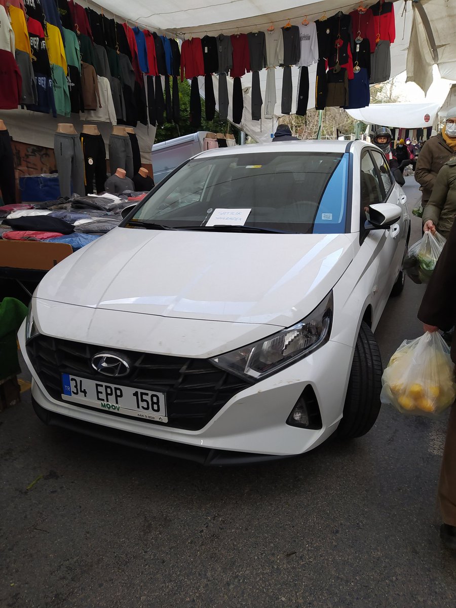 JacobScottson's tweet photo. @moovtr #moovtr #moov
Turkey is a strange place to live. Somebody left the car in bazaar in Acibadem https://t.co/SDV4uRXRN5