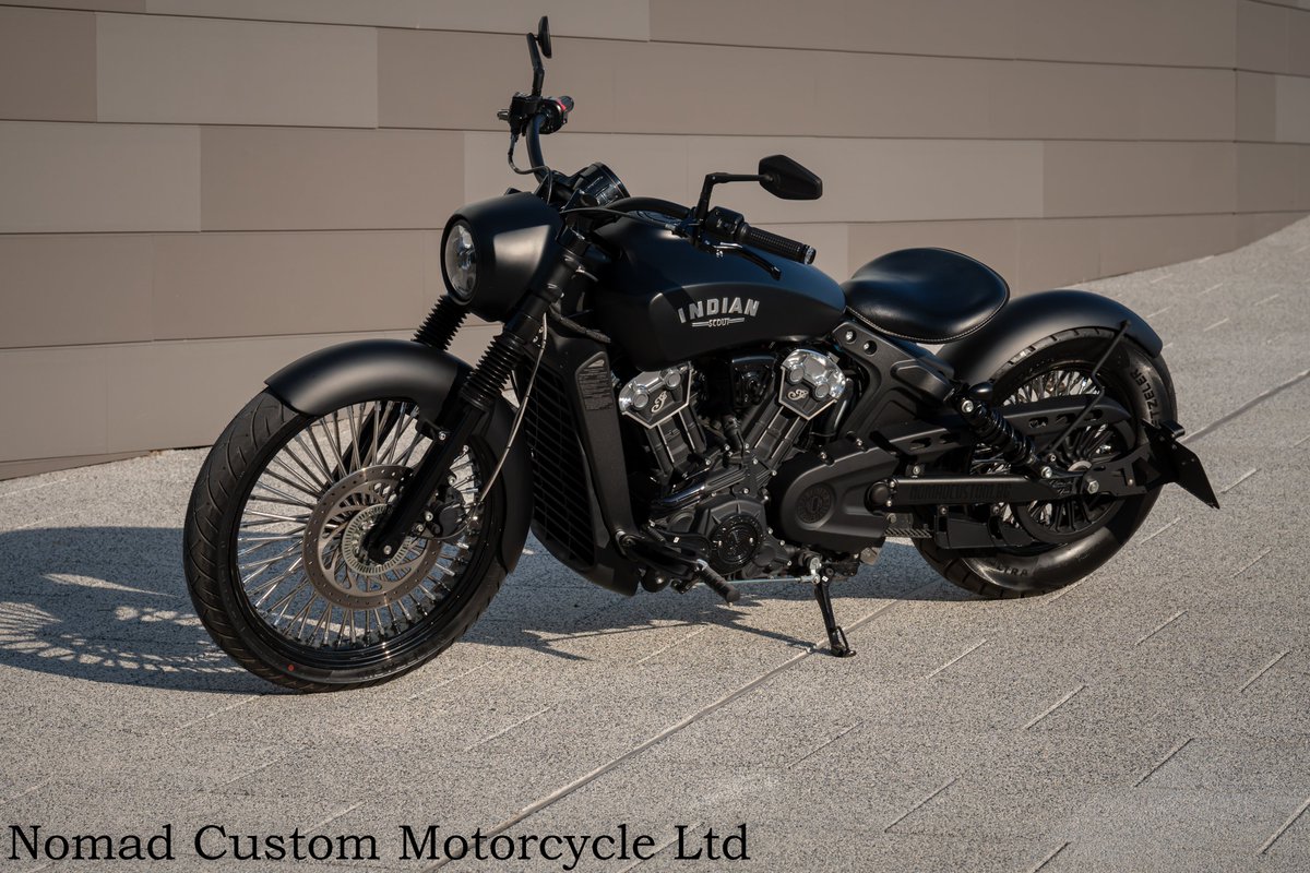 CustomNomad's tweet image. Indian Scout Bobber "The Rock"
Nomad Custom are the customizers who dared to put a 21" spoke wheel on a Bobber. The audacity 😃 We also followed the latest trends in details as mirrors, handlebar and turn signals.
Beautiful beast :))
#nomadcustom #indianscoutbobber #indiancustom
